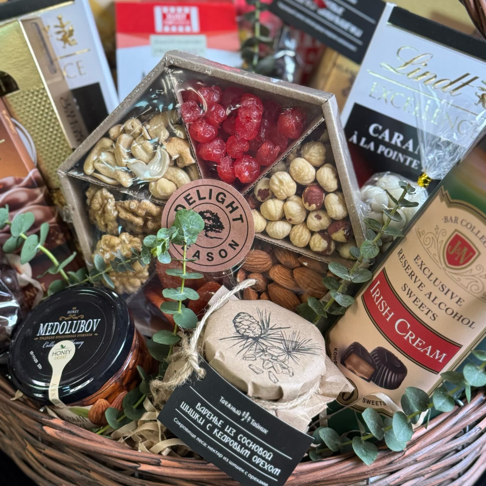 Подарочная корзина с безалкогольным напитком 0% "Хит сезона" со вкусом коньяка, фото 3