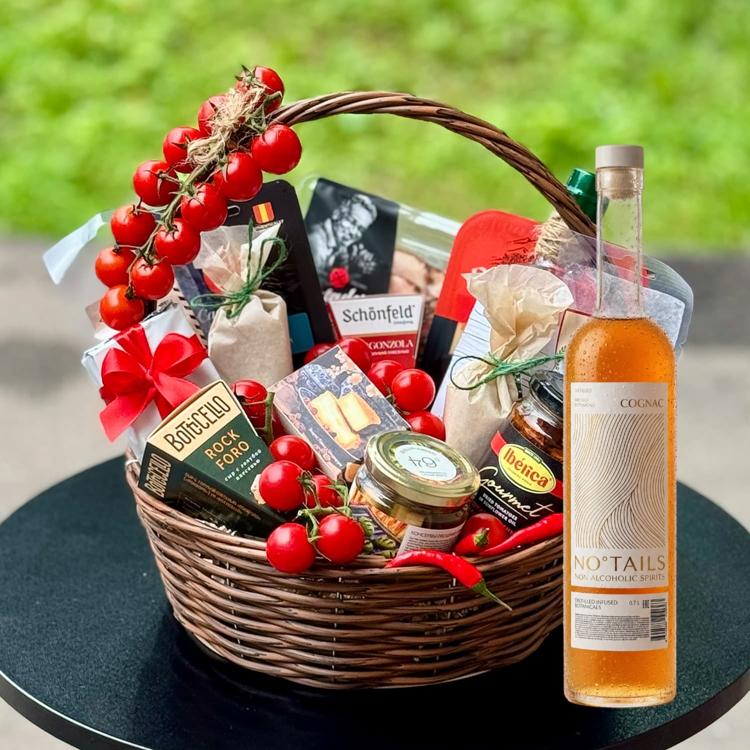 Подарочная корзина с безалкогольным напитком 0% "Гранд-резерв" со вкусом коньяка